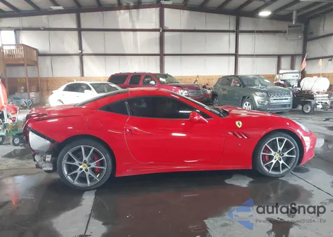 2010 Ferrari California z USA, uszkodzony, nr VIN ZFF65LJA7A0176101